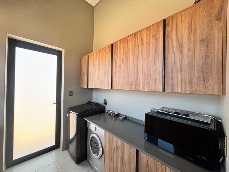 3 Bedroom Property for Sale in Van Der Hoff Park North West